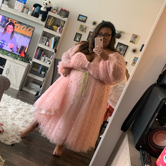 Plus size pink Teuta Matoshi gown size 28 - Picture 2 of 5